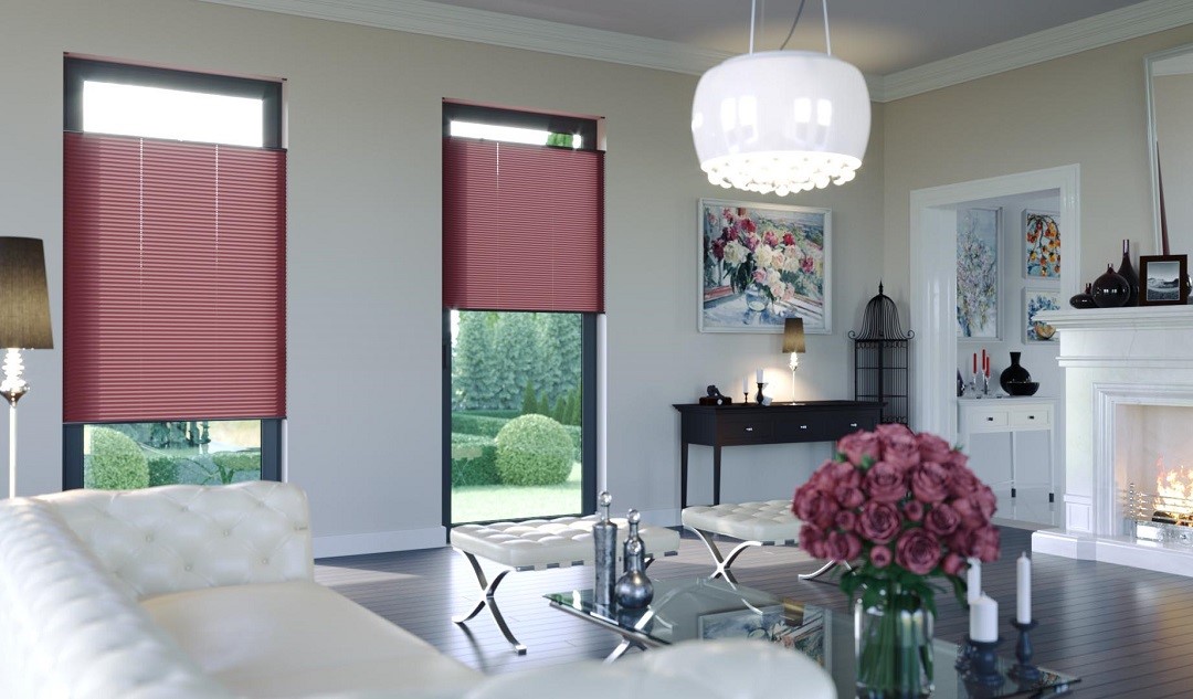cortinas plisadas translucidas son una opción excelenete para salón