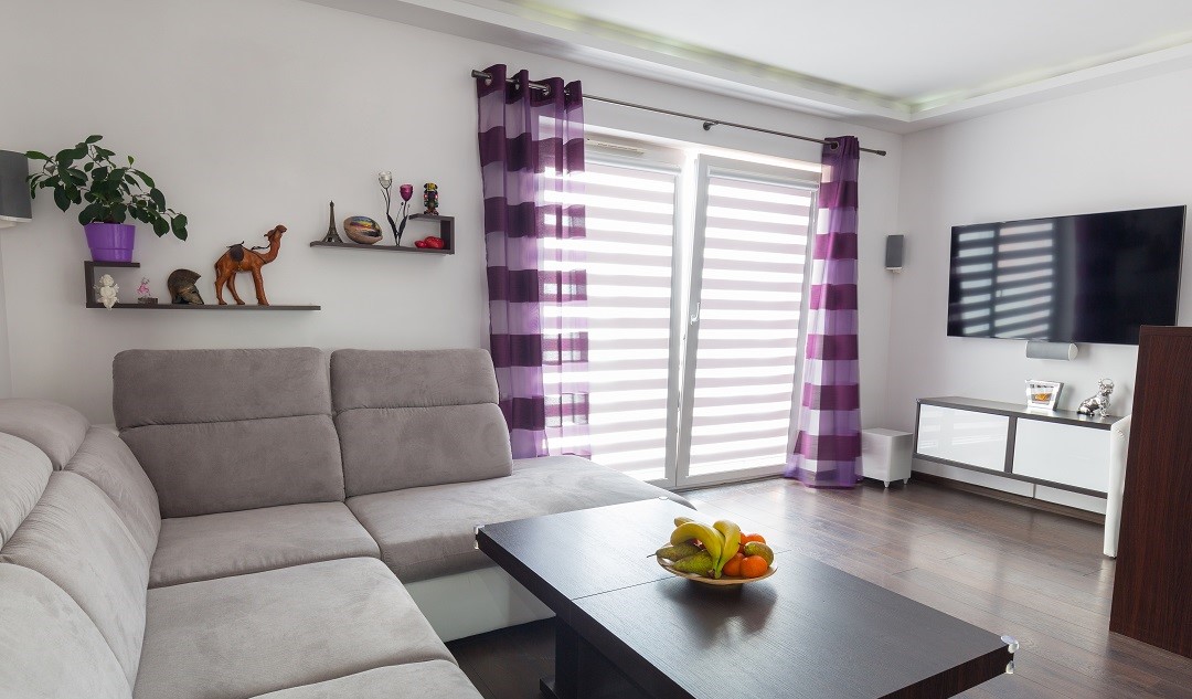 estores o cortinas para ventana oscilobatientes